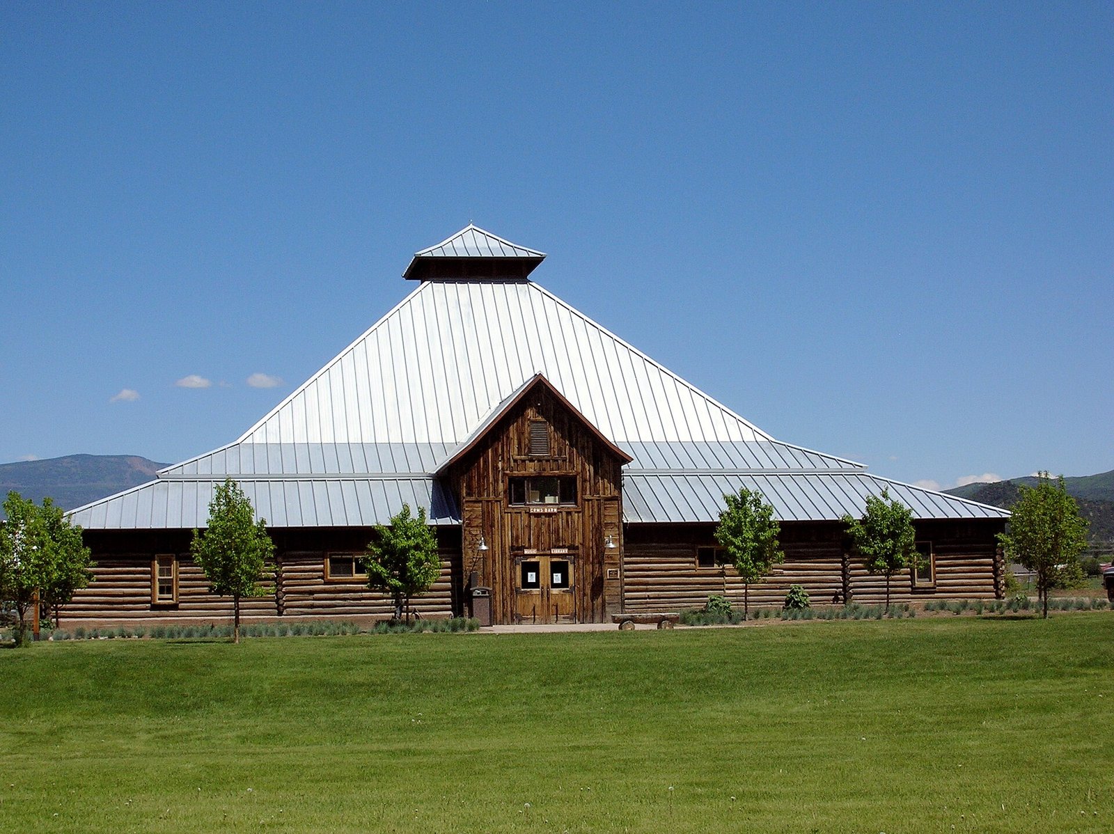 Khuôn viên Colorado Rocky Mountain School