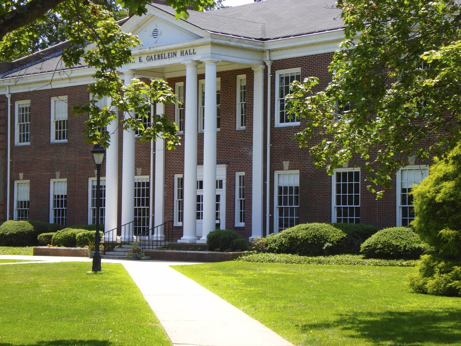 The Stony Brook School campus