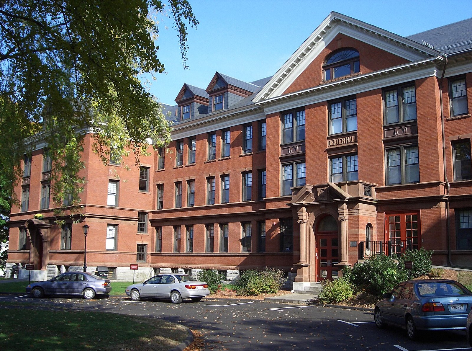 Khuôn viên Worcester Academy